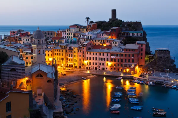 Manhã em Vernazza, Cinque Terre, Itália — Fotografia de Stock