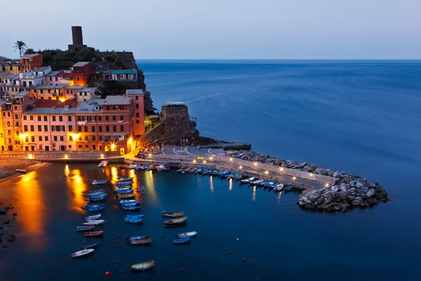 Гавань в Вернадце ночью, Cinque Terre — стоковое фото