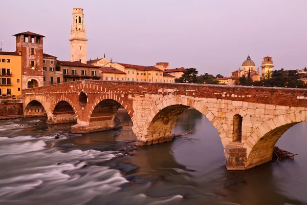 Романтический мост в Вероне — стоковое фото