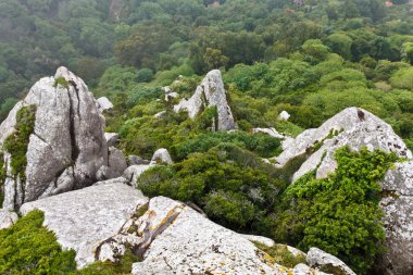 kayalar moorish Castle yakınındaki Lizbon, Portekiz