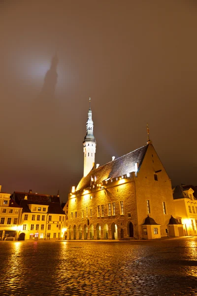 Ταλίν Δημαρχείο τη νύχτα, Εσθονία — Φωτογραφία Αρχείου