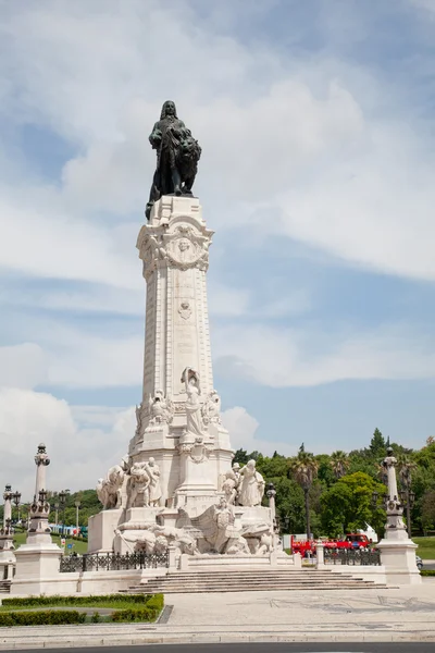 Статуя Маркеса со львом в Лиссабоне, Португалия — стоковое фото
