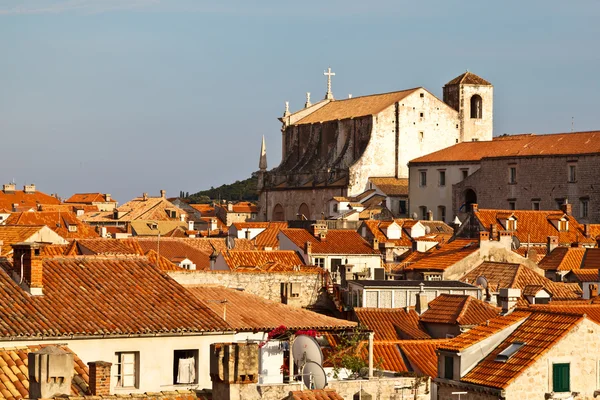 Vista dos telhados de Dubrovnik das muralhas da cidade, Croácia — Fotografia de Stock