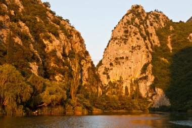 gün batımında Kanyon Nehri yakınında split, Hırvatistan