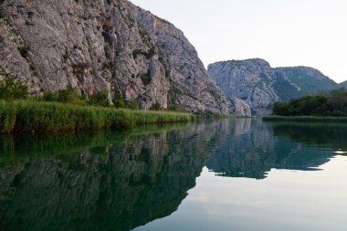 gün batımında Kanyon Nehri yakınında split, Hırvatistan