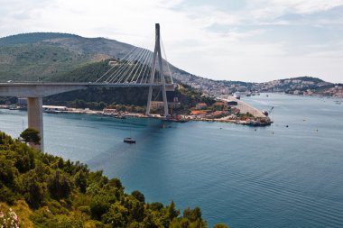 Modern köprü ve dubrovnik Hırvatistan'ın panoramik manzarasını