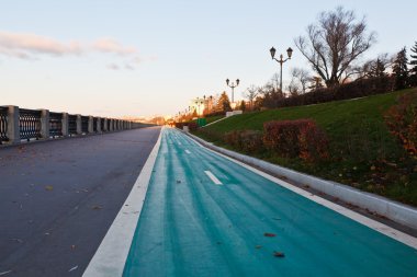 Bisiklet yolu üzerinde volga Nehri setin içinde samara, Rusya Federasyonu