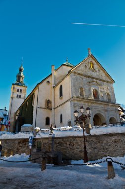 Ortaçağ kilise megeve, merkezi kare üzerine Fransız alps