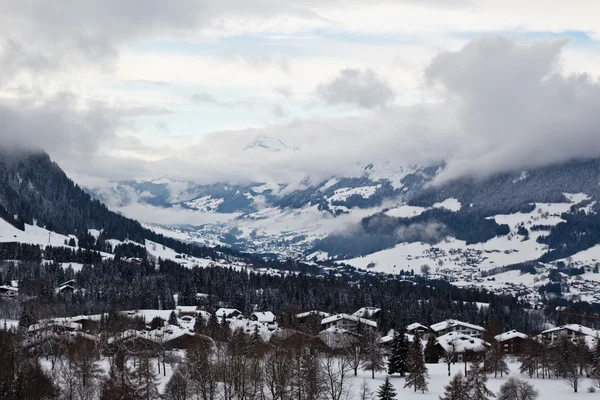 Widok z góry na górskiej miejscowości Megève, Alpy Francuskie — Zdjęcie stockowe