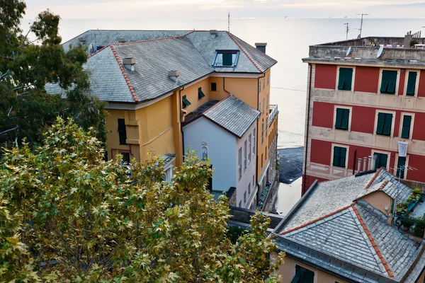 Soirée dans le village de Camogli près de Gênes, Italie — Photo