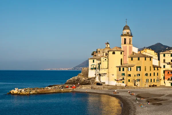 Beautiful Church and Castle in the Village of Camogli, Italy — Stock Photo, Image