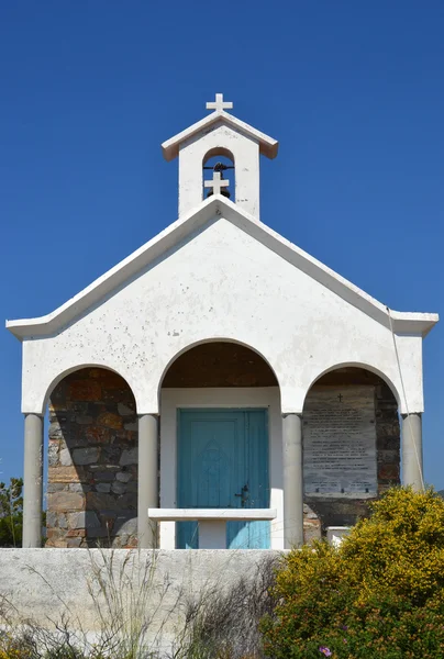 Kirche in milatos auf Beton. — Stockfoto
