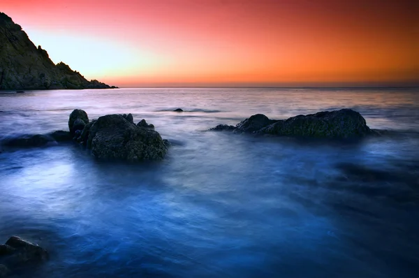 岩质海岸日落 — 图库照片