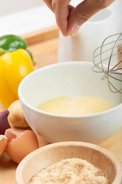 Preparazione omelette — Foto Stock