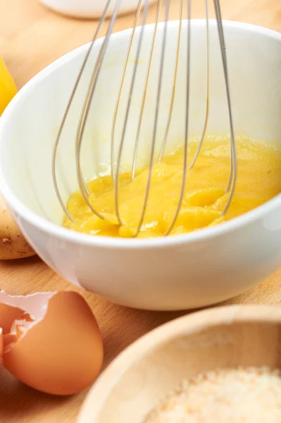 Omlet hazırlama — Stok fotoğraf