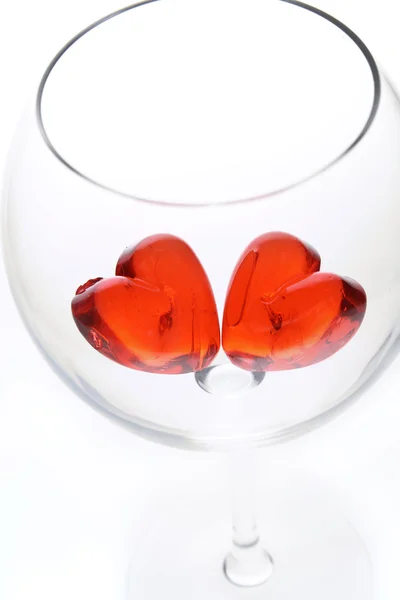 Rotes Gelee-Herz im Weinglas — Stockfoto