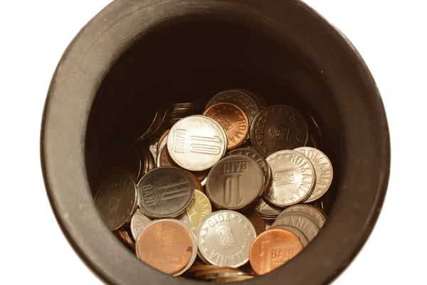Caja de dinero de cerámica con moneda rumana — Foto de Stock