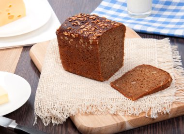 Brown bread on a linen cloth