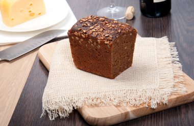 Brown bread on a linen cloth