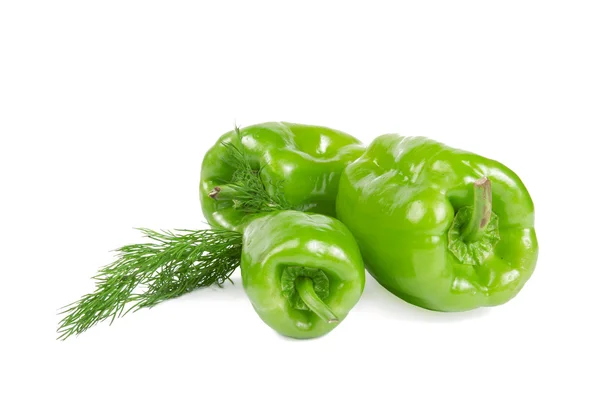 Zelená paprika izolované na bílém — Stock fotografie
