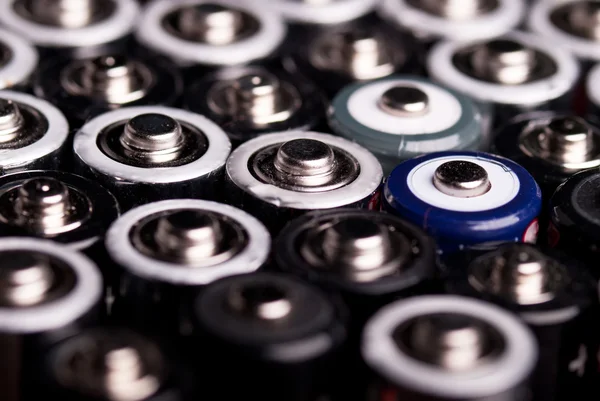Många batterier i en vinkel från ovan — Stockfoto