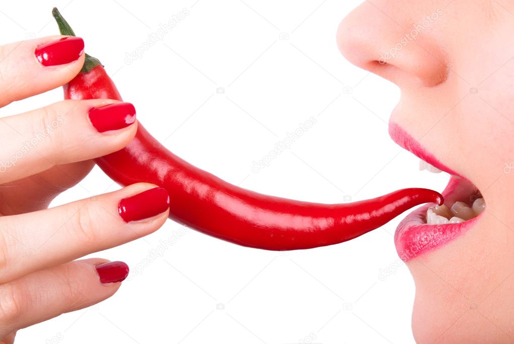 A red pepper is eaten V1