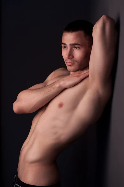 Hombre guapo con el torso desnudo —  Fotos de Stock