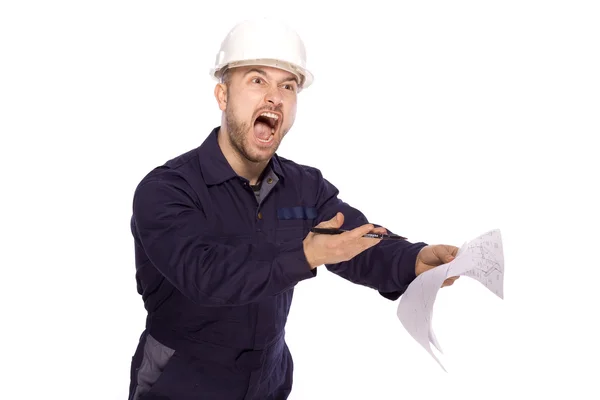 Портрет строителя в белом шлеме на белом фоне — стоковое фото