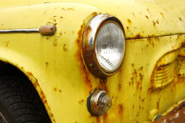 Detalle del coche oxidado con caída de color — Foto de Stock