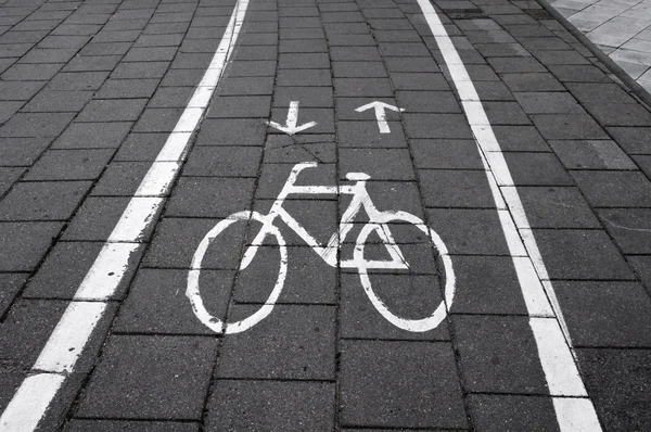 Fahrradstraßenschild in der Stadt — Stockfoto
