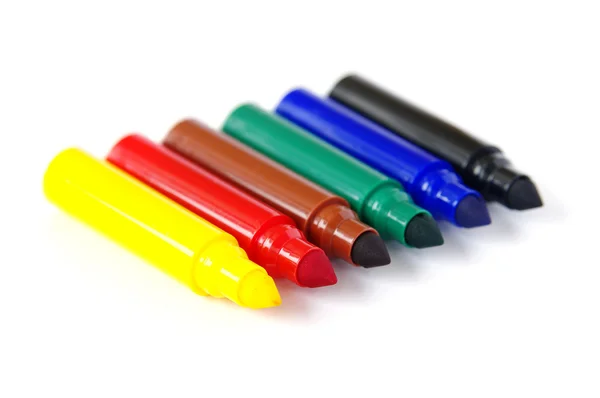 Mehrfarbige Soft-Tip-Stifte isoliert auf weißem Hintergrund — Stockfoto