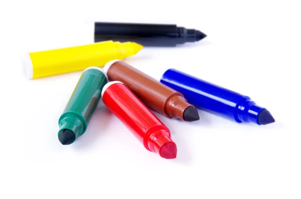 Mehrfarbige Soft-Tip-Stifte isoliert auf weißem Hintergrund — Stockfoto