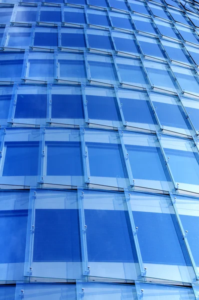 Окна бизнес-зданий — стоковое фото