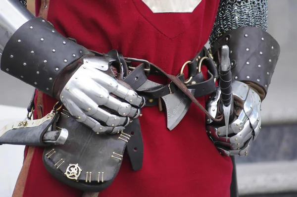 Gloves and weapons of a knight — Stock Photo, Image