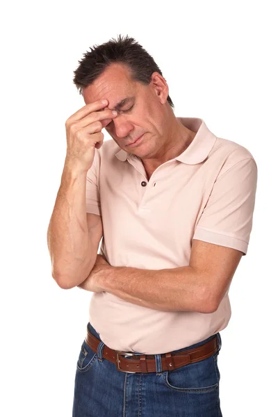 Besorgter gestresster Mann hält vor Schmerzen Hand an Kopf — Stockfoto