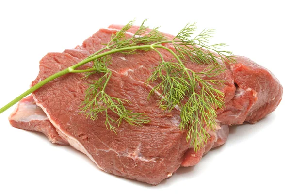 Stück rohes Rindfleisch auf weißem — Stockfoto