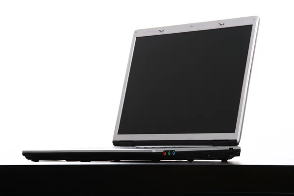 Detalhe de laptop isolado em um fundo branco — Fotografia de Stock