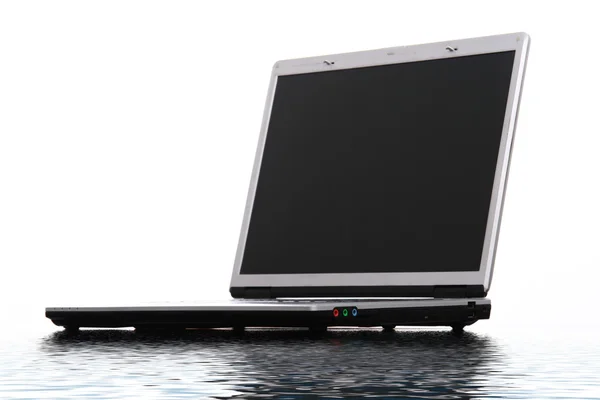 Detalhe de laptop isolado em um fundo branco — Fotografia de Stock