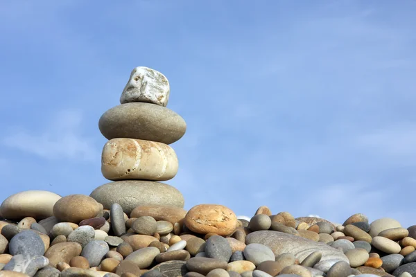 バランスの取れた砂の石の山 — ストック写真