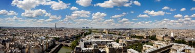 notre dame Paris panoramik ve detaylı görünümü