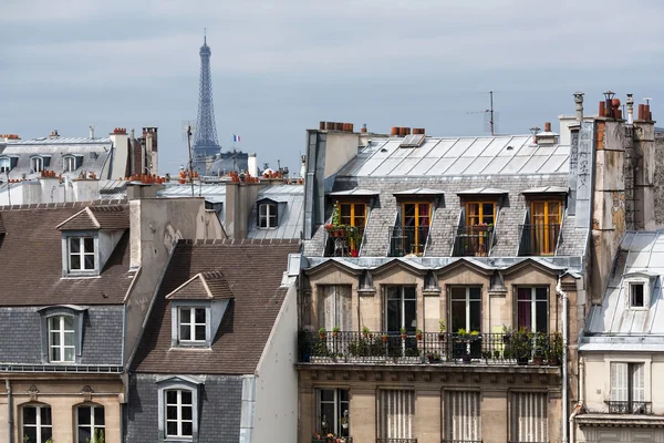 Klasszikus városkép a párizsi és az Eiffel-torony — Stock Fotó