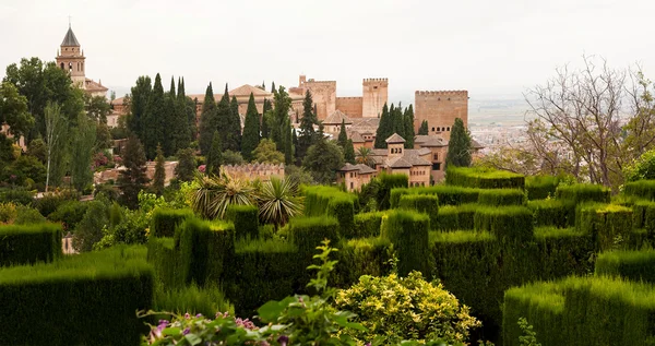 Gardens of the Generalife inside the Alhambra palace of Granada — Stock Photo, Image