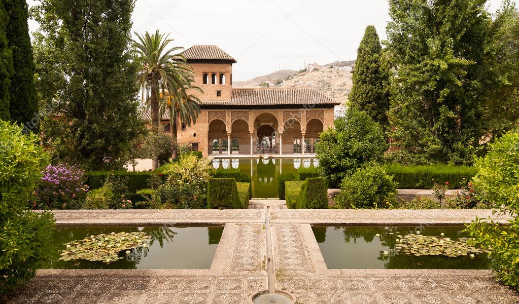 Alhambra Palace Gardens Granada Spain | Fasci Garden