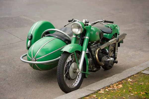 Old fashioned motorcycle with sidecar — Stock Photo, Image