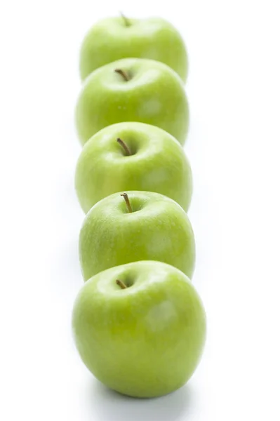Pommes dans une rangée — Photo