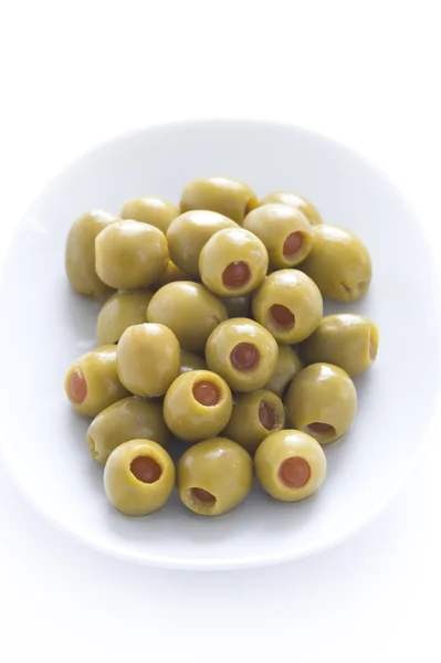 Фаршированные зеленые оливки — стоковое фото