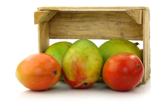 Fresh mango fruit in a wooden box — Stock Photo, Image
