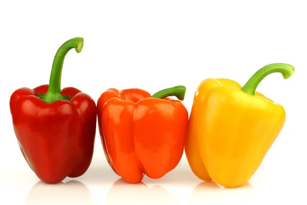 Paprika rossa, arancione e gialla (peperone ) — Foto Stock