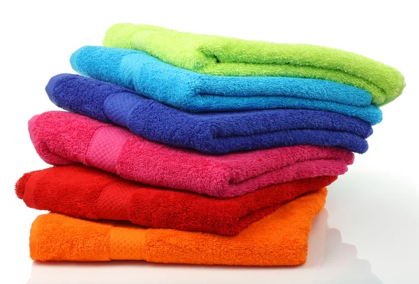 Färgglada staplat handdukar — Stockfoto