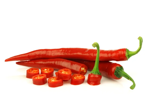 Rote Chilischoten (Paprika) in Scheiben schneiden) — Stockfoto